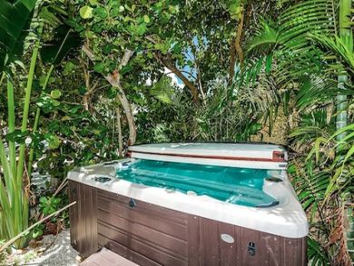 Lower Level Guest Suite steps to beach Lower Level Guest Suite steps to beach